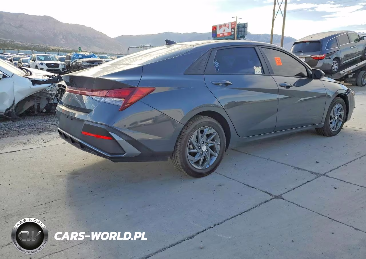 2024 Hyundai Elantra Sel VIN:KMHLM4DG7RU696101 - 3