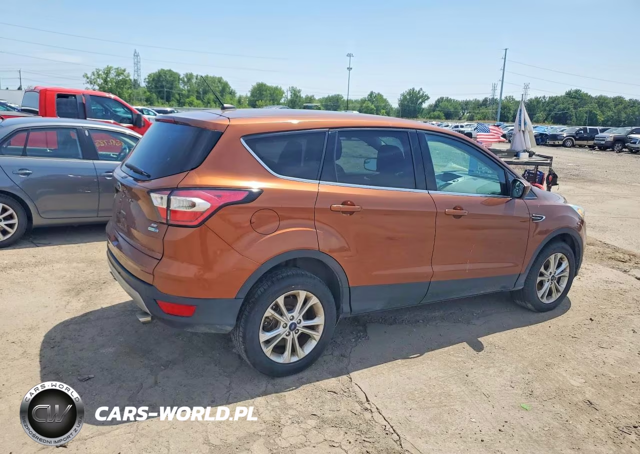 2017 Ford Escape Se VIN:1FMCU9GDXHUC03007 - 3