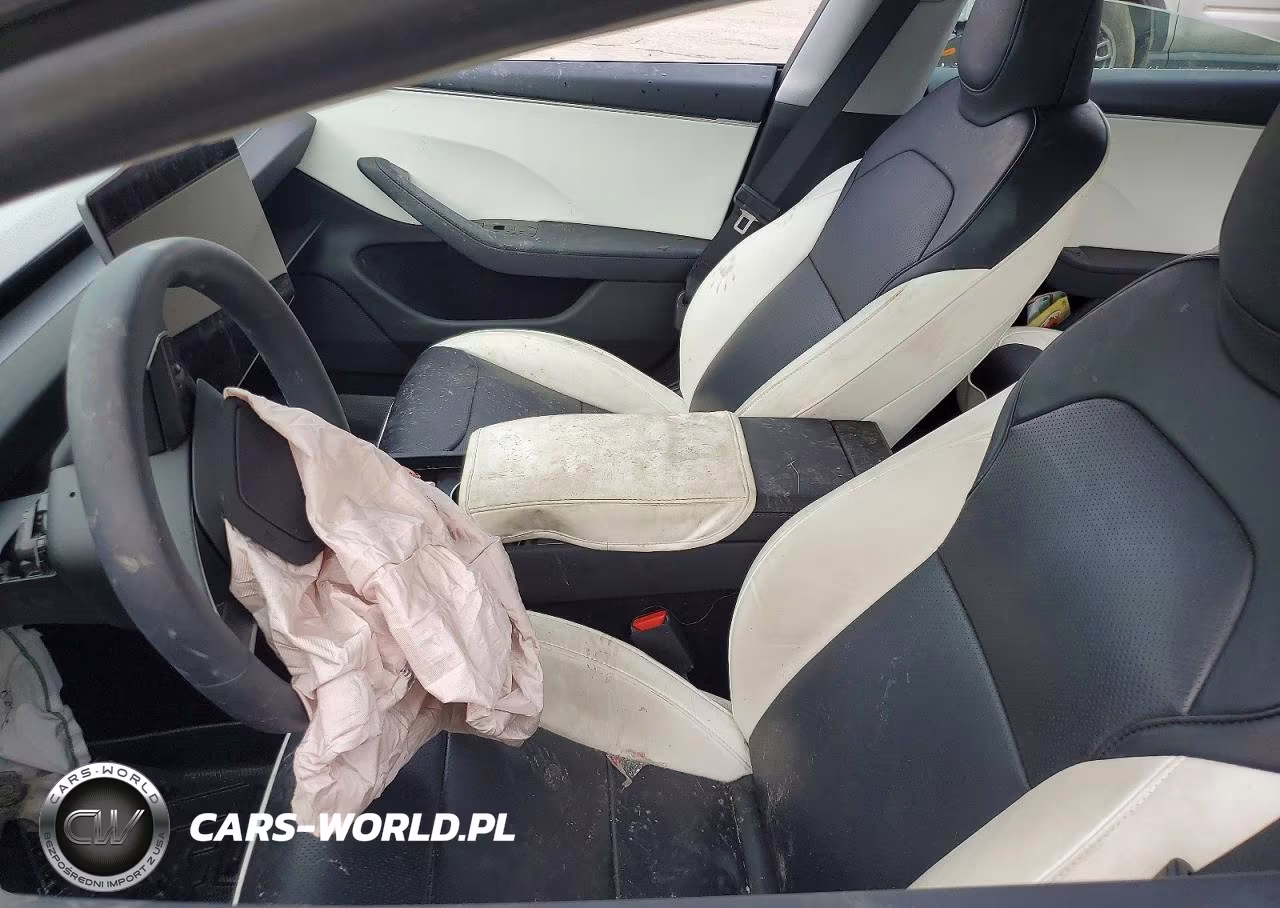 2025 Tesla Model 3 VIN:5YJ3E1EA1SF992014 - 7