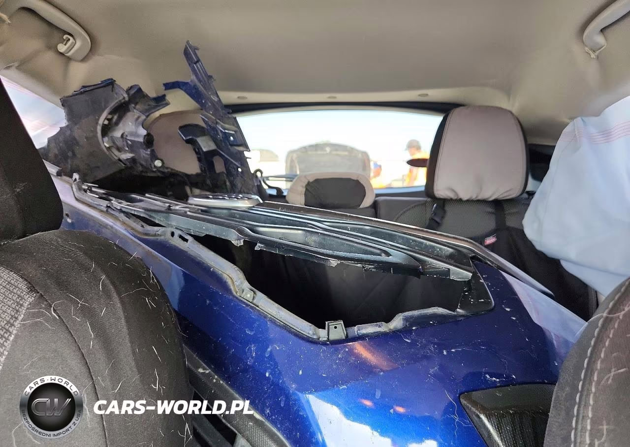 2024 Subaru Crosstrek Premium VIN:JF2GUADC2R8237179 - 10