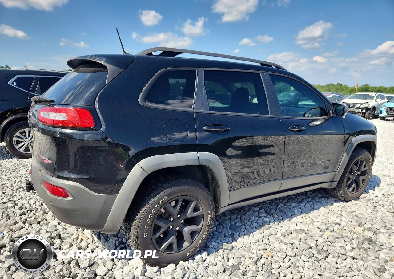 2018 Jeep Cherokee Trailhawk VIN:1C4PJMBX3JD582926 - 3