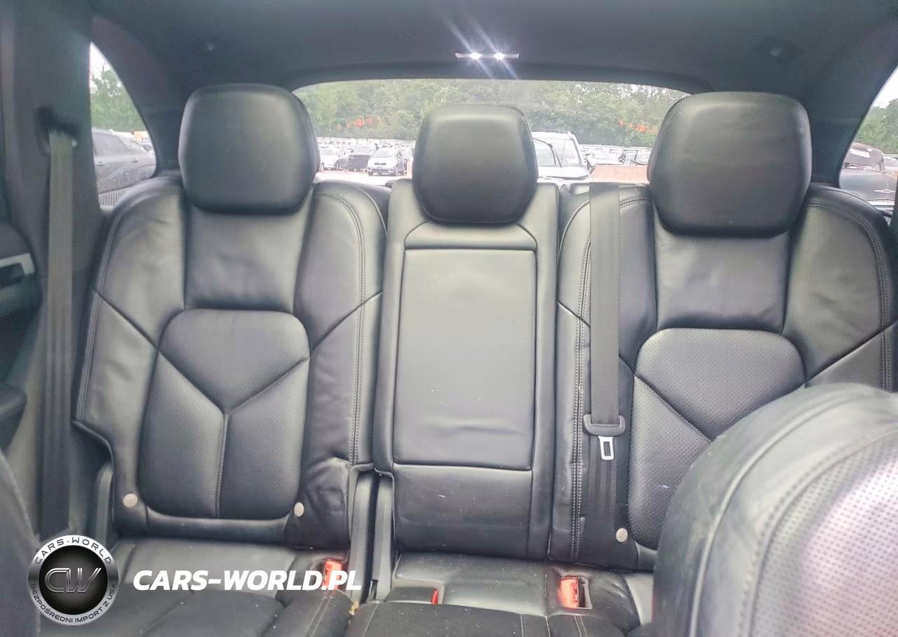 2016 Porsche Cayenne S VIN:WP1AB2A21GLA96576 - 10