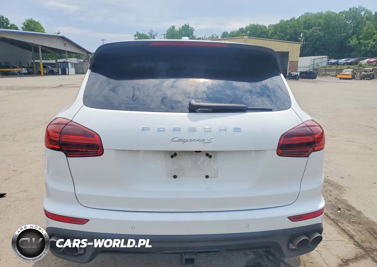 2016 Porsche Cayenne S VIN:WP1AB2A21GLA96576 - 6