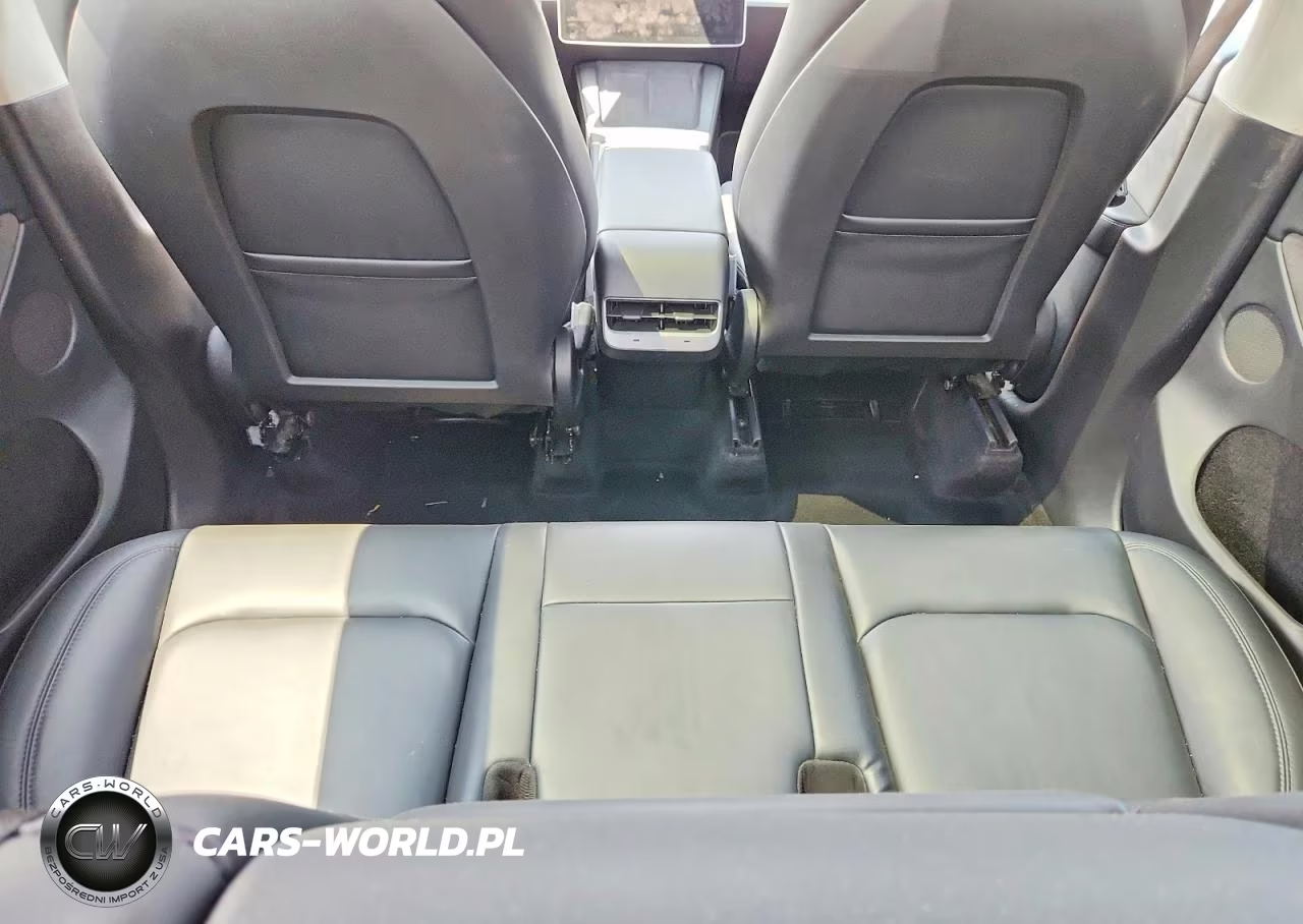 2022 Tesla Model Y VIN:7SAYGDEE5NA022272 - 10