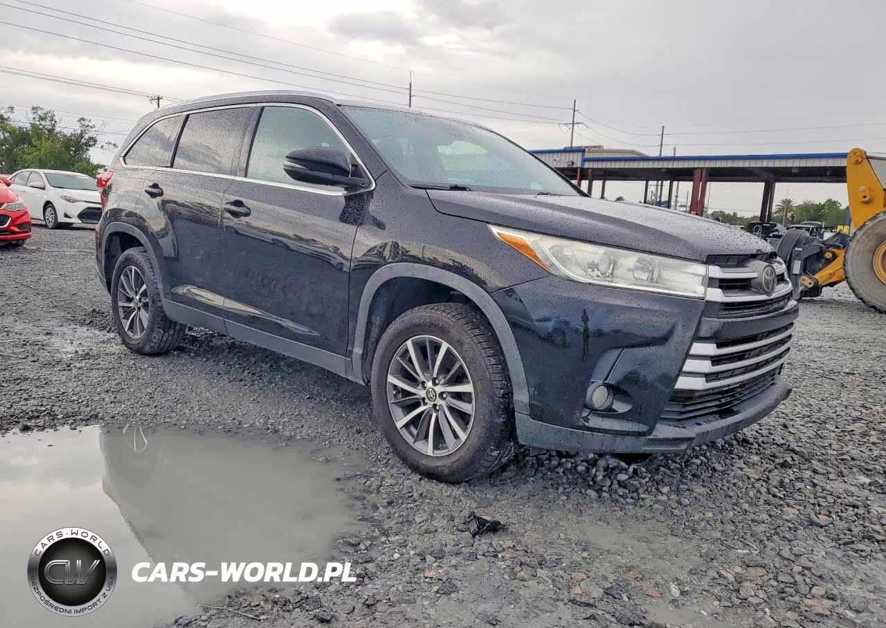 2019 Toyota Highlander Xle VIN:5TDKZRFH8KS573194 - 4