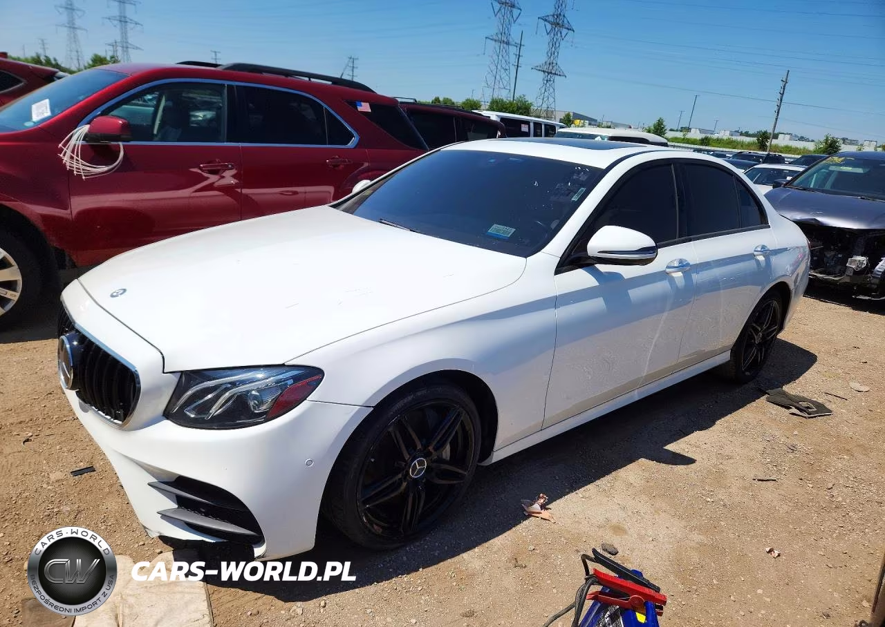 2017 Mercedes-Benz E 300 – zdjęcie 1 z 12