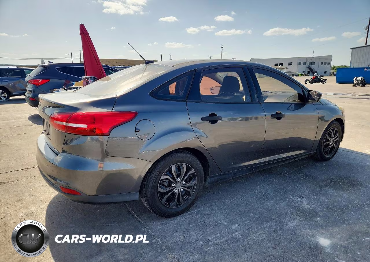 2016 Ford Focus S VIN:1FADP3E25GL379200 - 3
