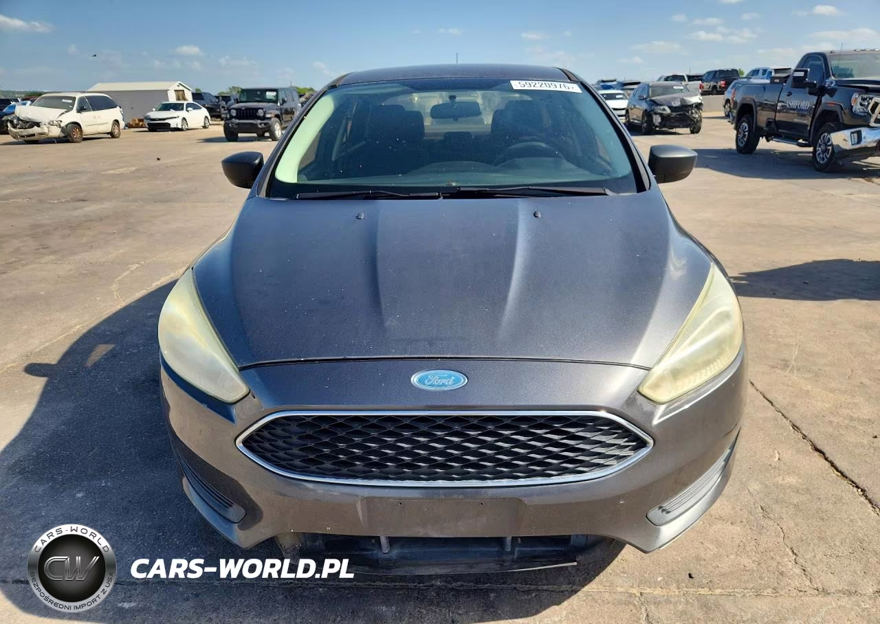 2016 Ford Focus S VIN:1FADP3E25GL379200 - 5