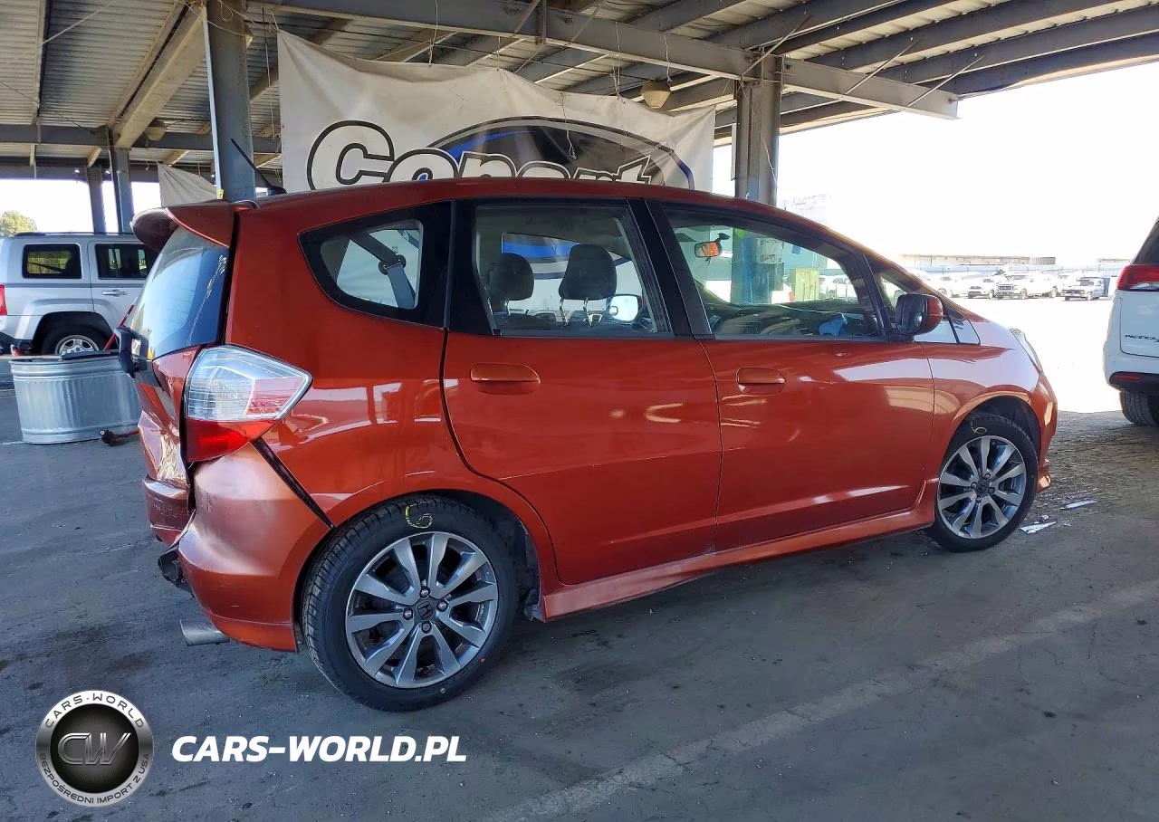 2012 Honda Fit Sport VIN:JHMGE8H68CC017508 - 3