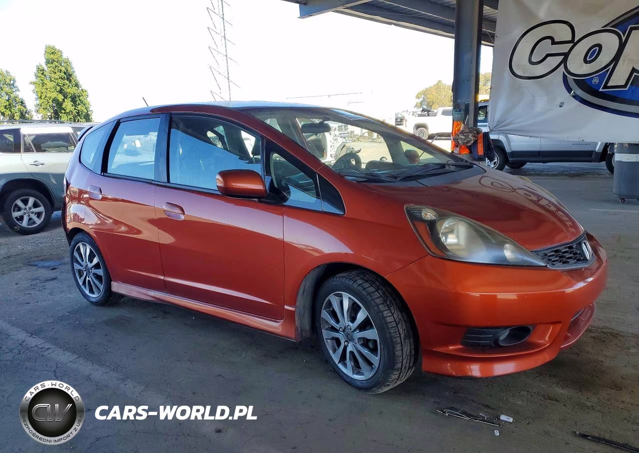 2012 Honda Fit Sport VIN:JHMGE8H68CC017508 - 4