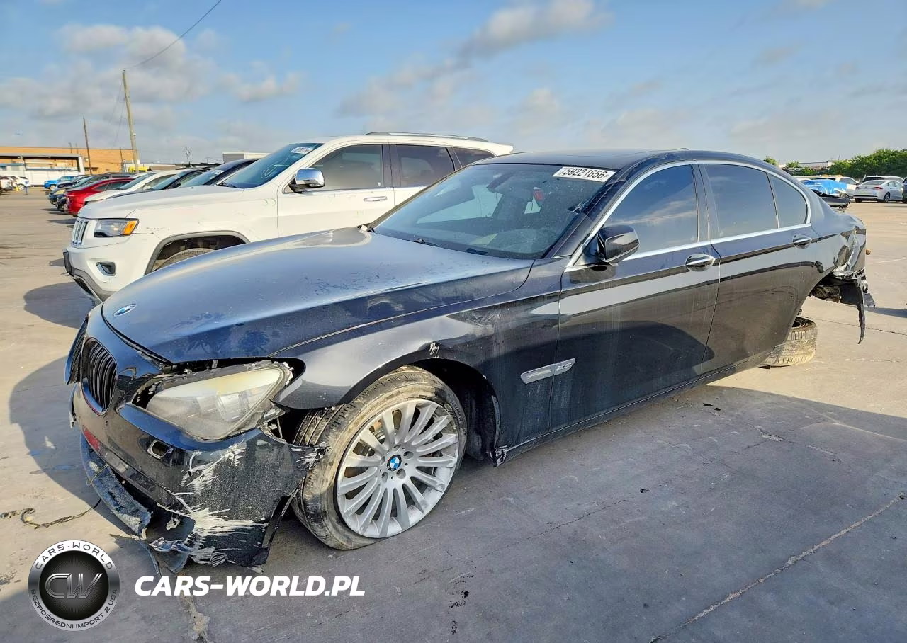 2012 BMW 750 Xi