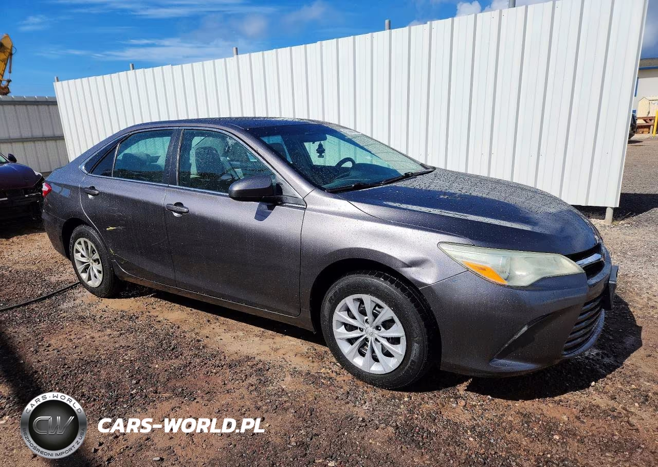 2016 Toyota Camry Le VIN:4T1BF1FK2GU169084 - 4