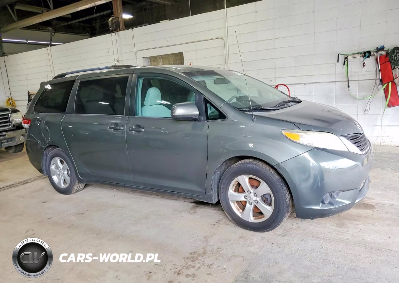 2012 Toyota Sienna Le VIN:5TDKK3DC2CS192953 - 4