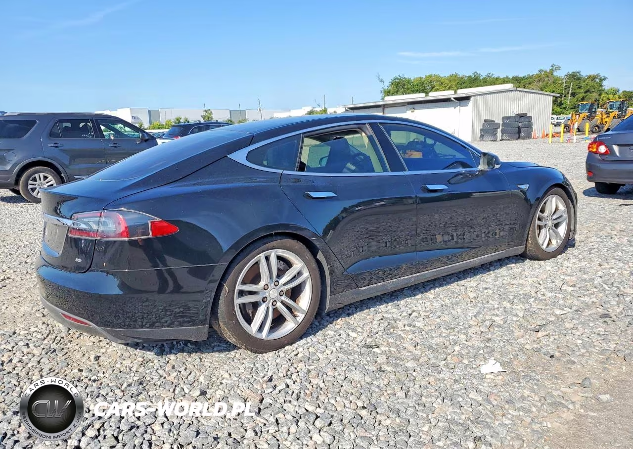 2013 Tesla Model S VIN:5YJSA1CN7DFP12290 - 3