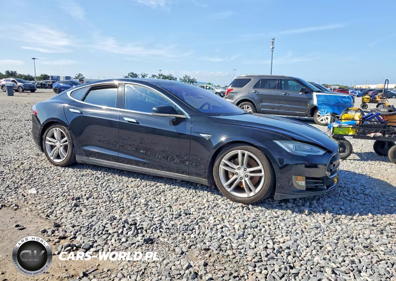 2013 Tesla Model S VIN:5YJSA1CN7DFP12290 - 4