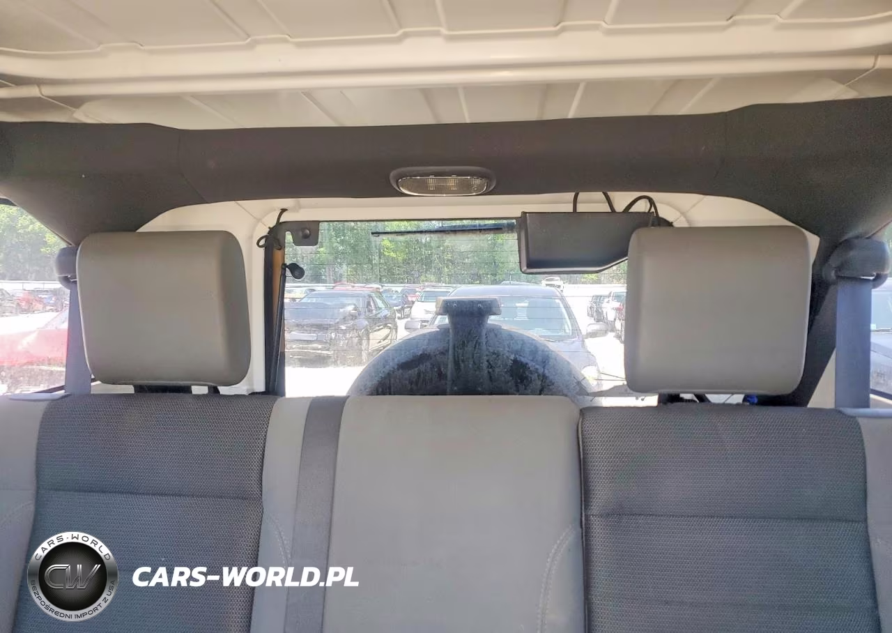 2007 Jeep Wrangler X VIN:1J4GB39117L207988 - 10