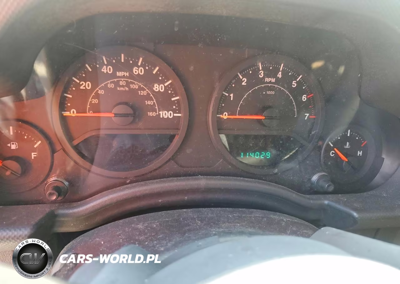 2007 Jeep Wrangler X VIN:1J4GB39117L207988 - 9