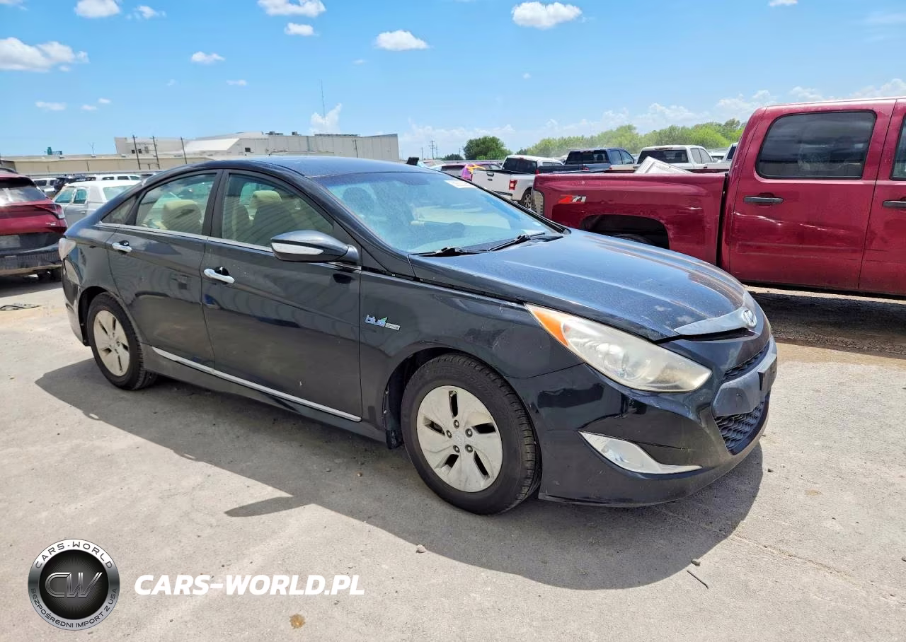 2014 Hyundai Sonata Hybrid VIN:KMHEC4A45EA115132 - 4