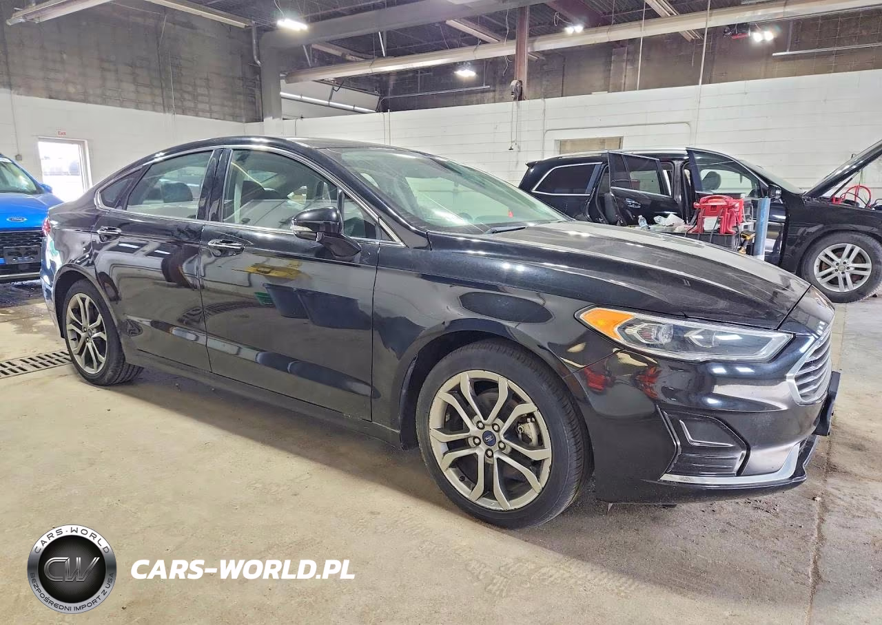 2019 Ford Fusion Titanium VIN:3FA6P0CD0KR234264 - 4