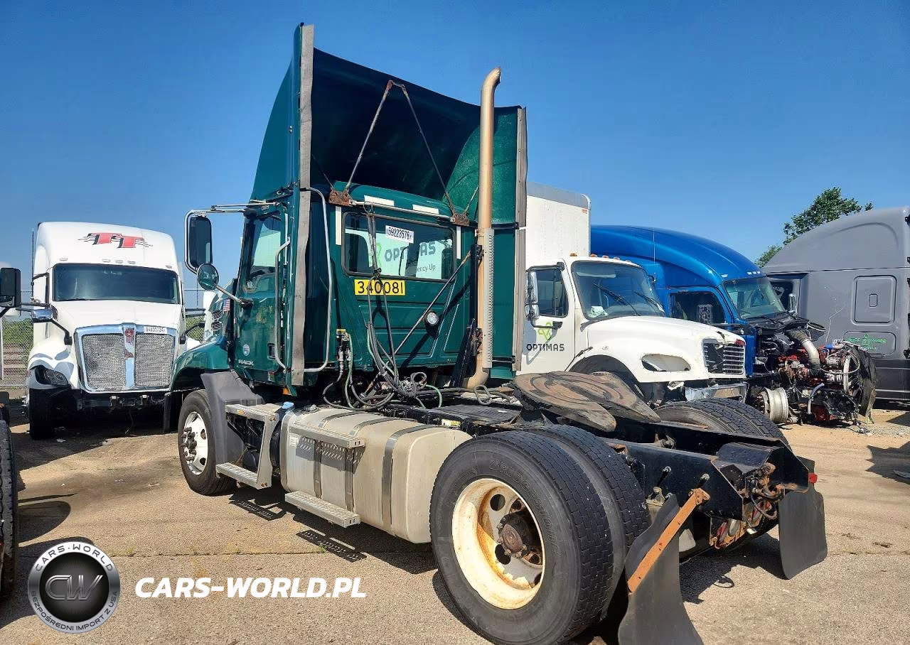 2015 Mack Cxu612 Semi Truck VIN:1M1AW01X5FM007414 - 3