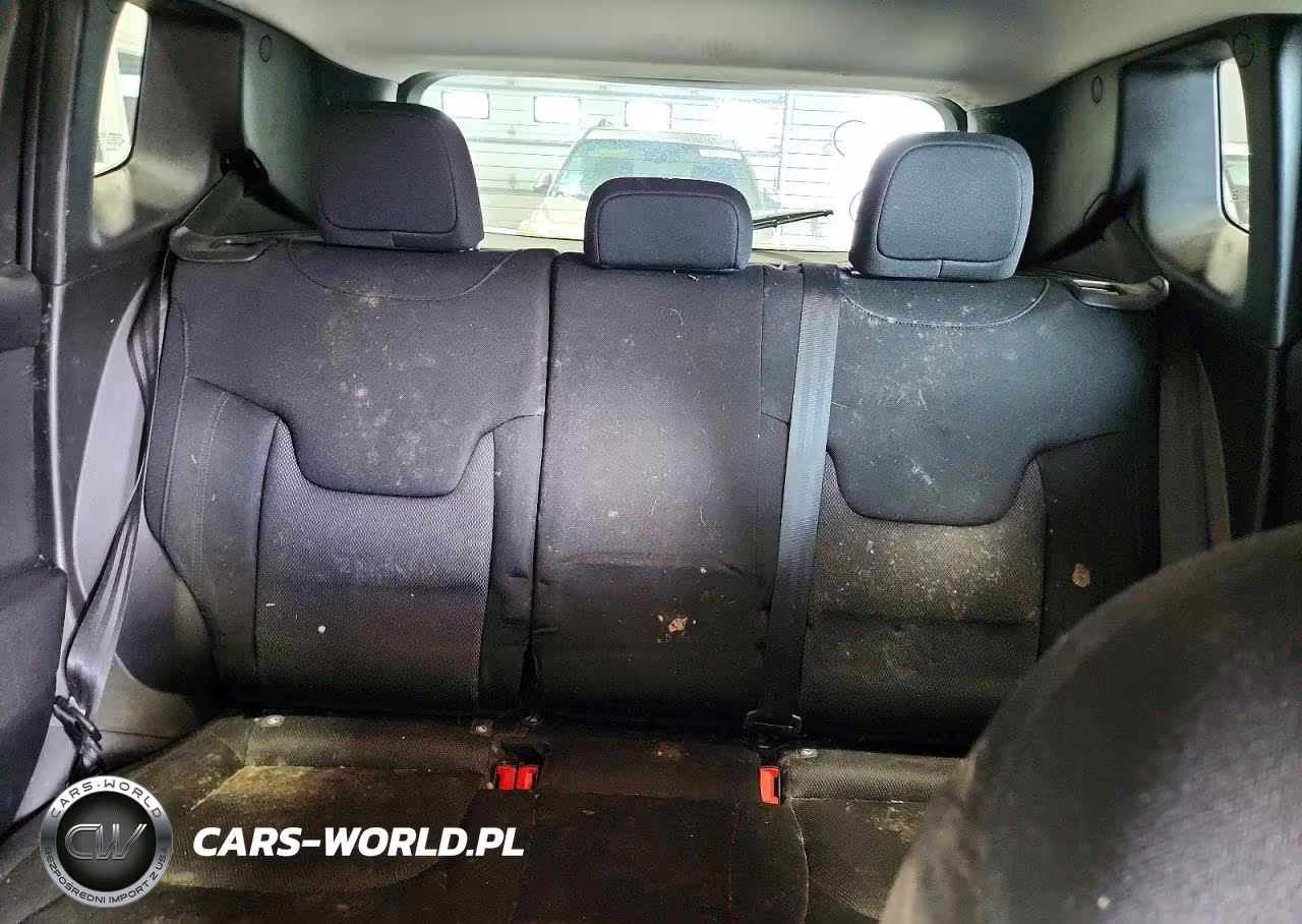 2020 Jeep Renegade Sport VIN:ZACNJBAB6LPL25469 - 10