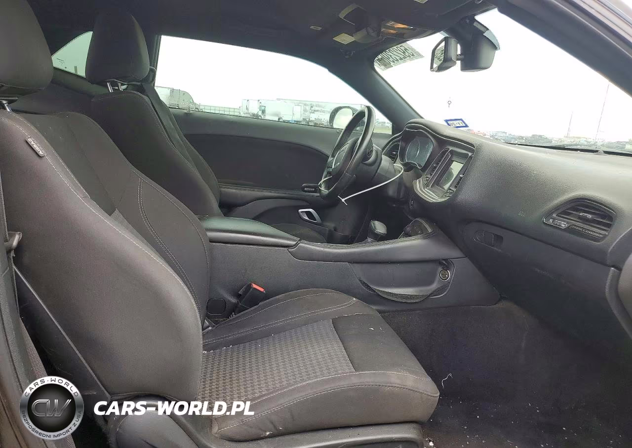 2018 Dodge Challenger Sxt VIN:2C3CDZAG7JH302940 - 10