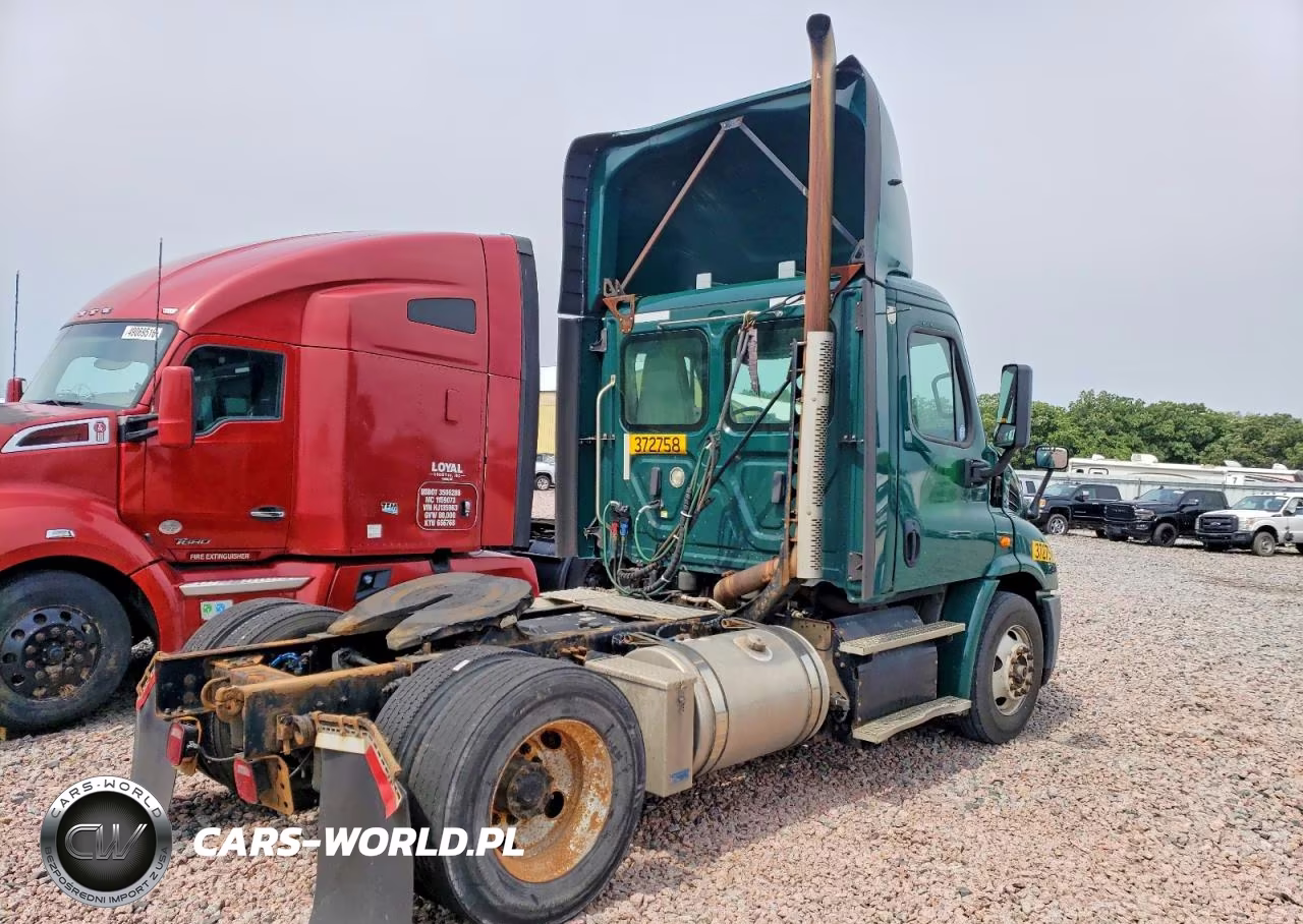 2018 Freightliner Cascadia 113 VIN:3AKBGADV4JSJL4586 - 4