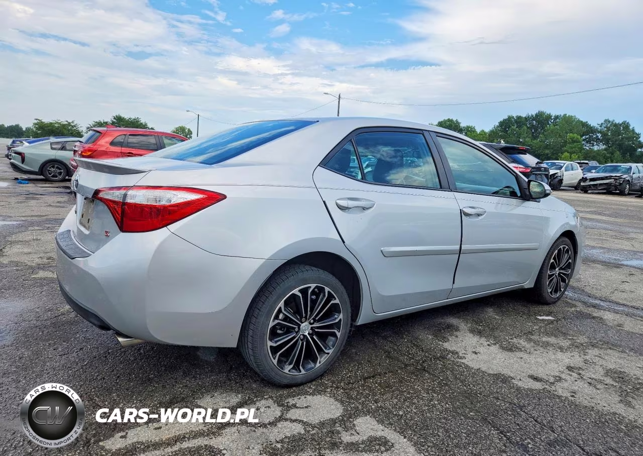 2015 Toyota Corolla S Plus VIN:2T1BURHEXFC306977 - 3