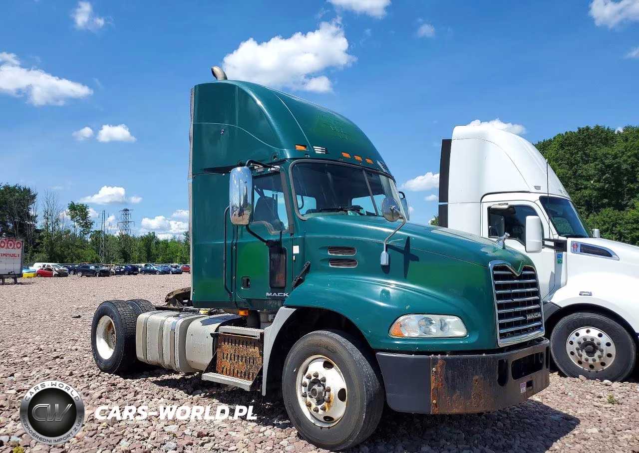 2017 Mack Cxu612 Semi Truck VIN:1M1AW01X3HM009455 - 4