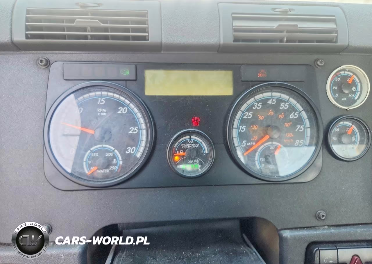 2018 Freightliner Cascadia 113 Semi Truck VIN:3AKBGADV7JSJL4503 - 9