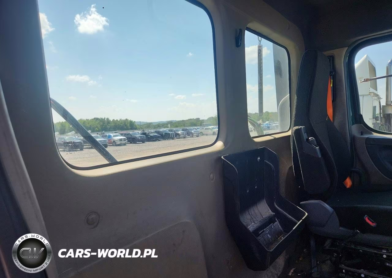 2018 Freightliner Cascadia 113 VIN:3AKBGADV6JSJL4511 - 6