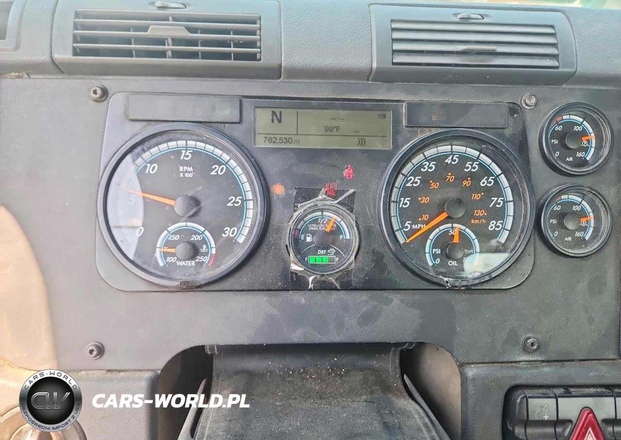 2018 Freightliner Cascadia 113 VIN:3AKBGADV6JSJL4511 - 8