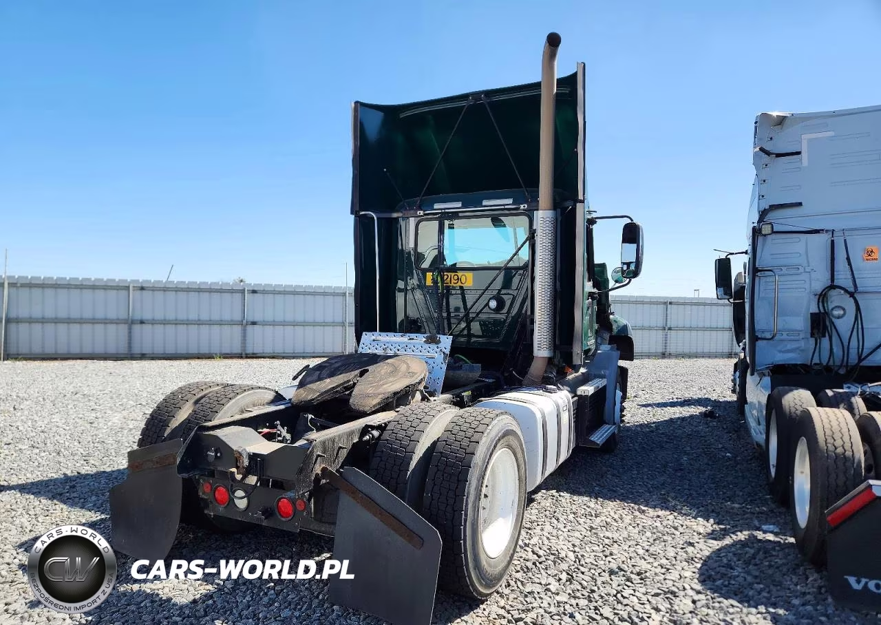 2018 Mack Cxu612 Semi Truck VIN:1M1AW01X9JM010521 - 4