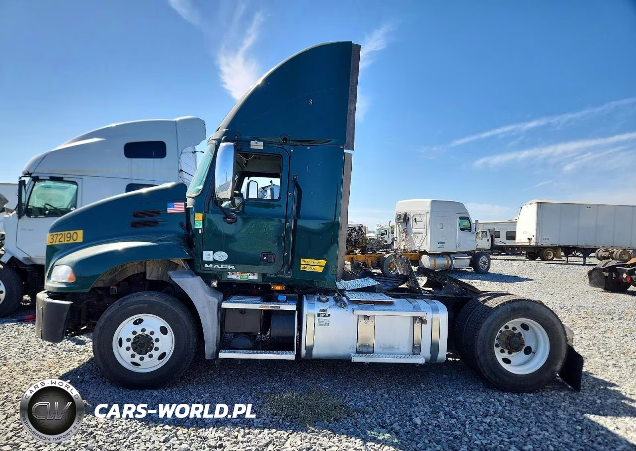 2018 Mack Cxu612 Semi Truck VIN:1M1AW01X9JM010521 - 9