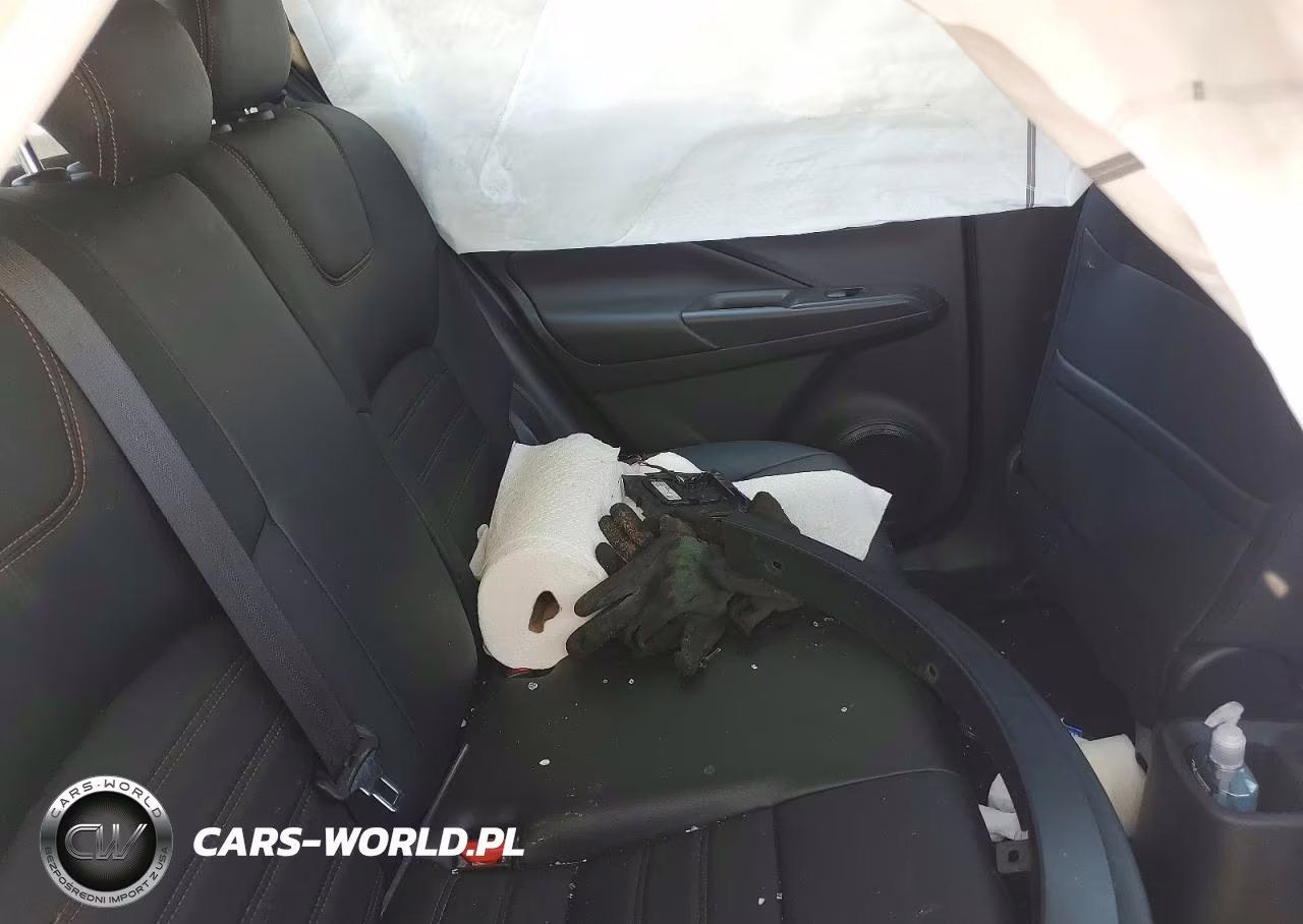 2019 Nissan Kicks Sr VIN:3N1CP5CU2KL551608 - 10