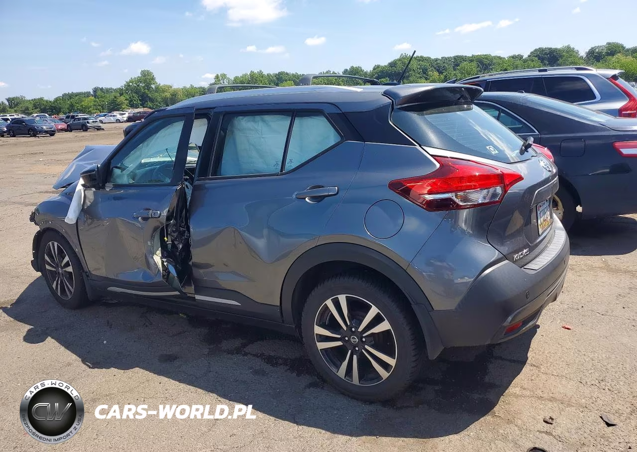 2019 Nissan Kicks Sr VIN:3N1CP5CU2KL551608 - 2
