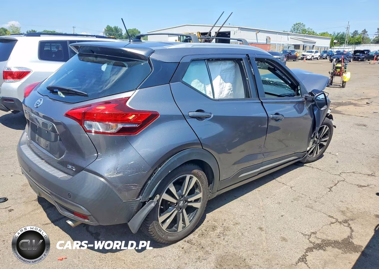2019 Nissan Kicks Sr VIN:3N1CP5CU2KL551608 - 3