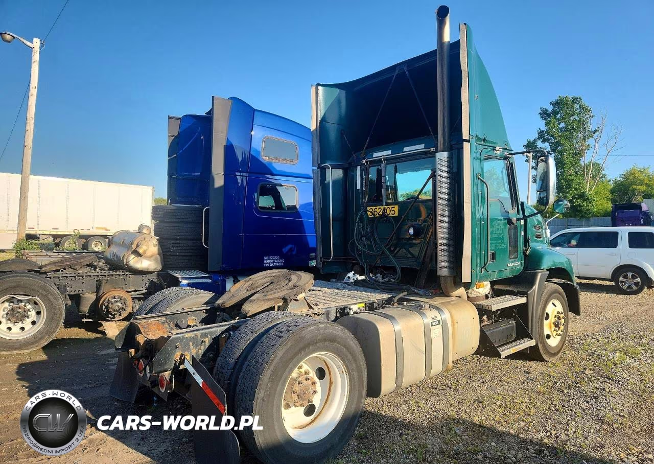 2017 Mack Cxu612 Semi Truck VIN:1M1AW01XXHM009713 - 4