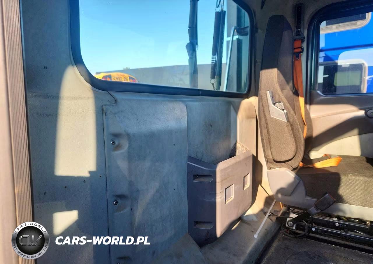 2017 Mack Cxu612 Semi Truck VIN:1M1AW01XXHM009713 - 6