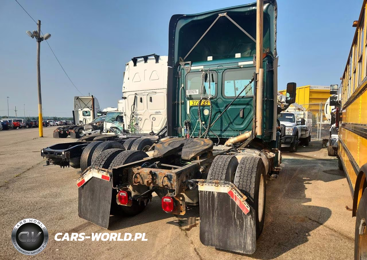 2018 Freightliner Cascadia 113 VIN:3AKBGADVXJSJL4561 - 3