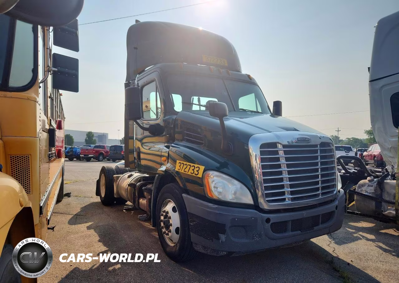2018 Freightliner Cascadia 113 VIN:3AKBGADVXJSJL4561 - 4