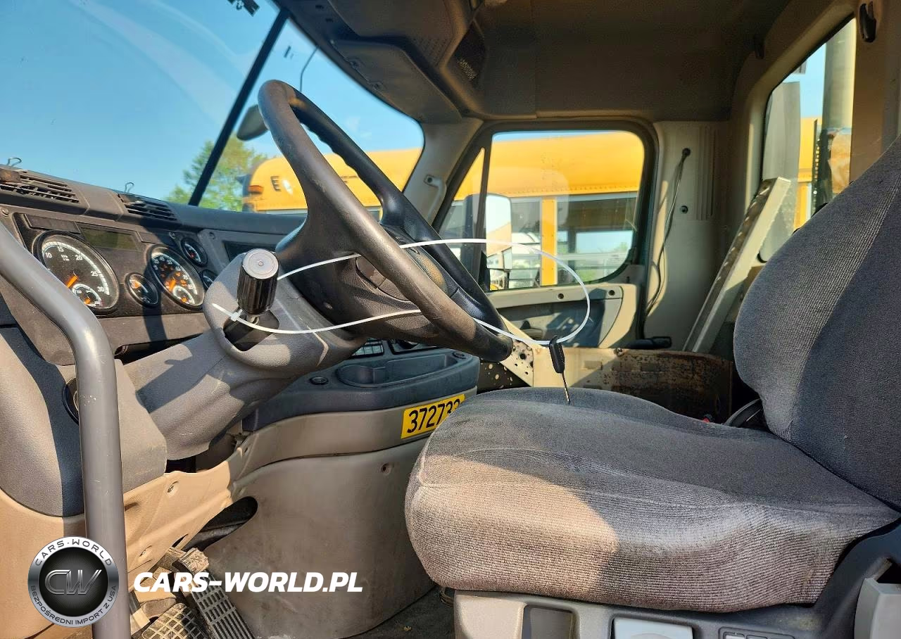 2018 Freightliner Cascadia 113 VIN:3AKBGADVXJSJL4561 - 7