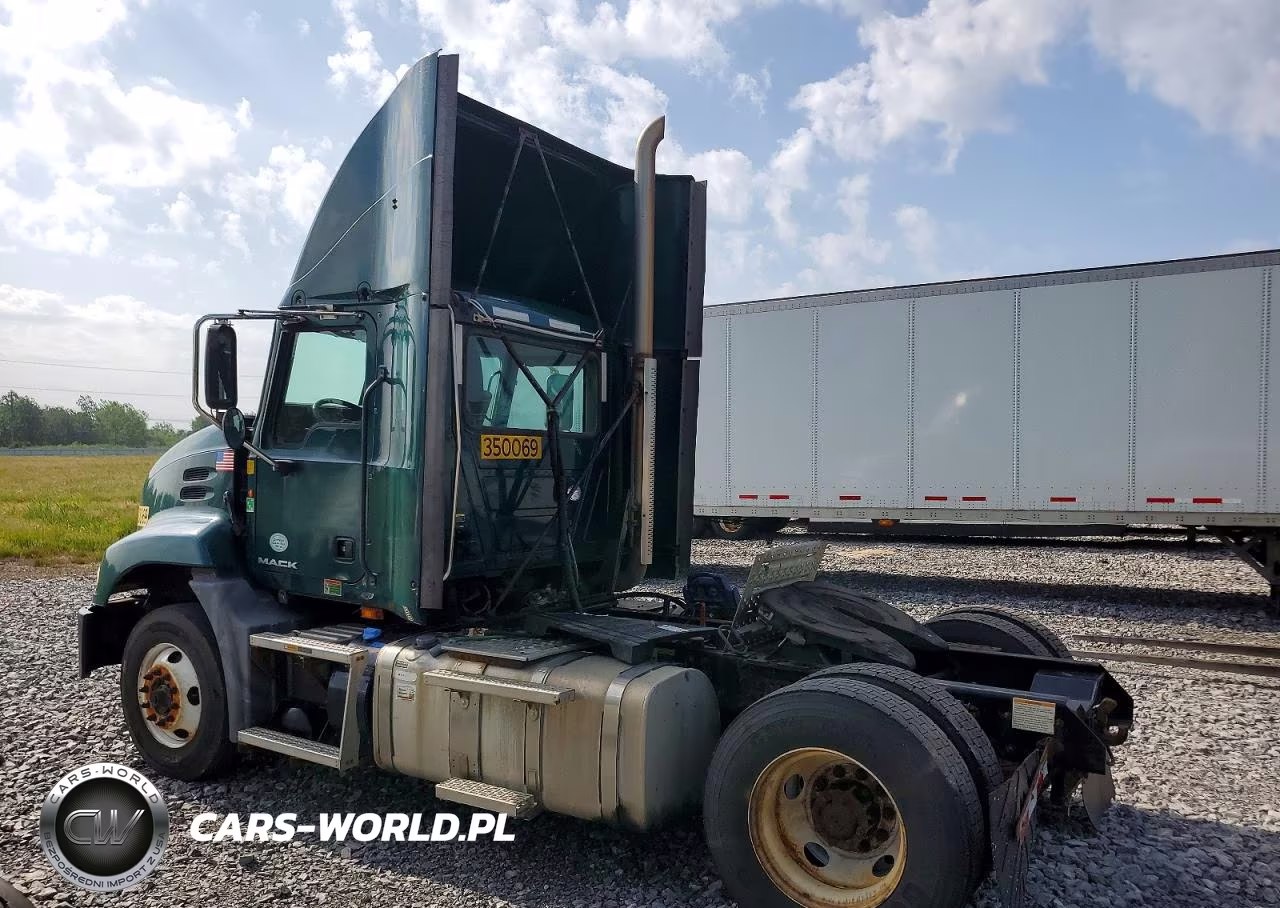 2016 Mack Cxu612 Semi Truck VIN:1M1AW01X5GM008015 - 3