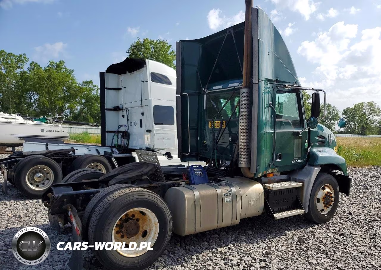2016 Mack Cxu612 Semi Truck VIN:1M1AW01X5GM008015 - 4