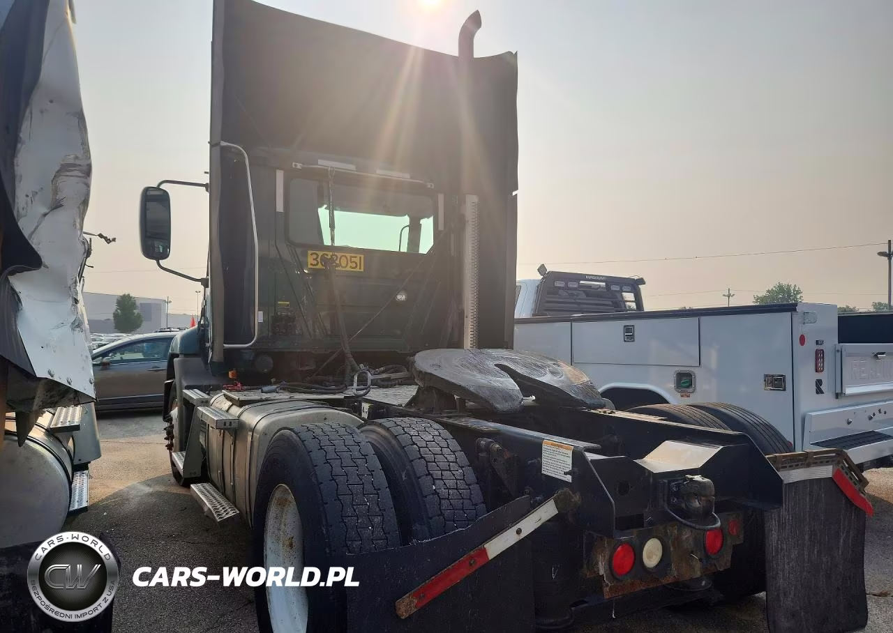 2017 Mack Cxu612 Semi Truck VIN:1M1AW01X7HM009359 - 2