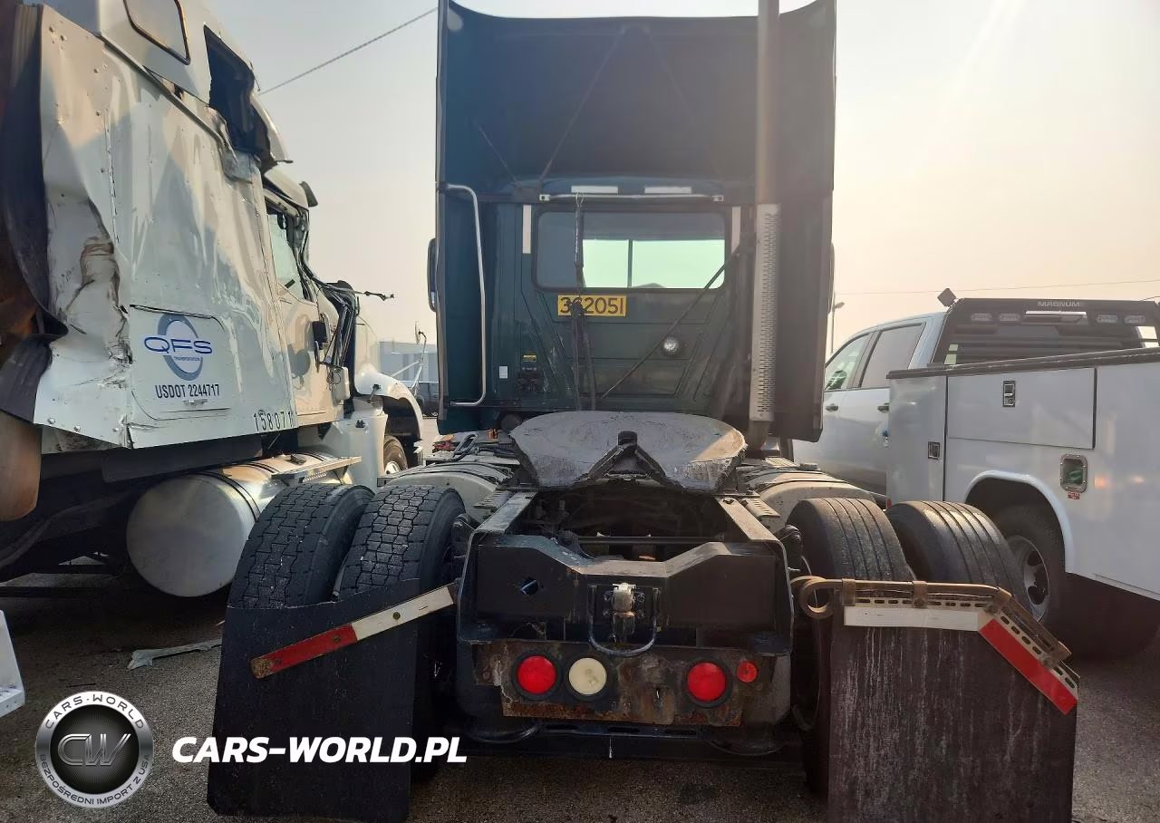 2017 Mack Cxu612 Semi Truck VIN:1M1AW01X7HM009359 - 6