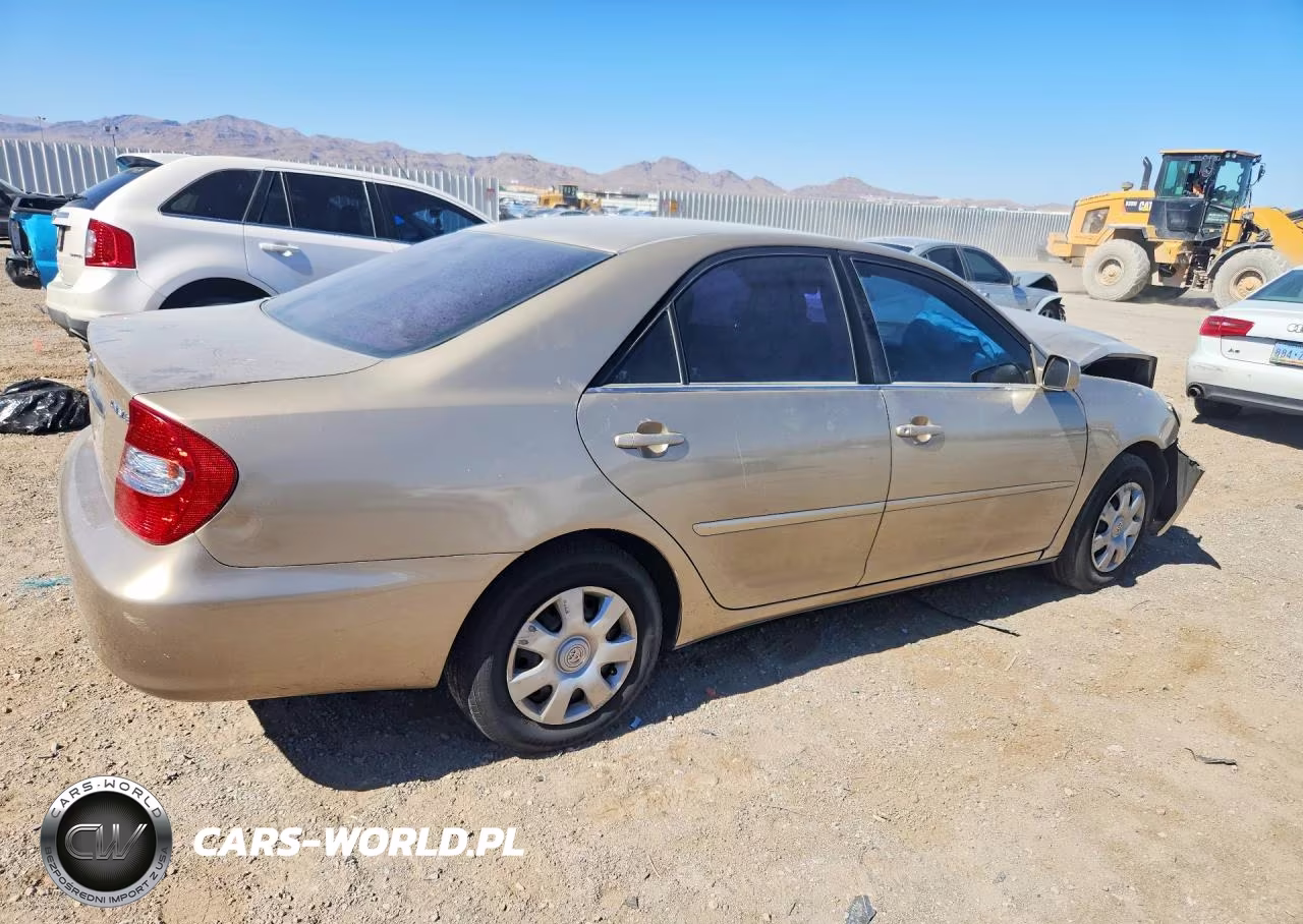 2003 Toyota Camry Le VIN:4T1BE32K13U229841 - 3