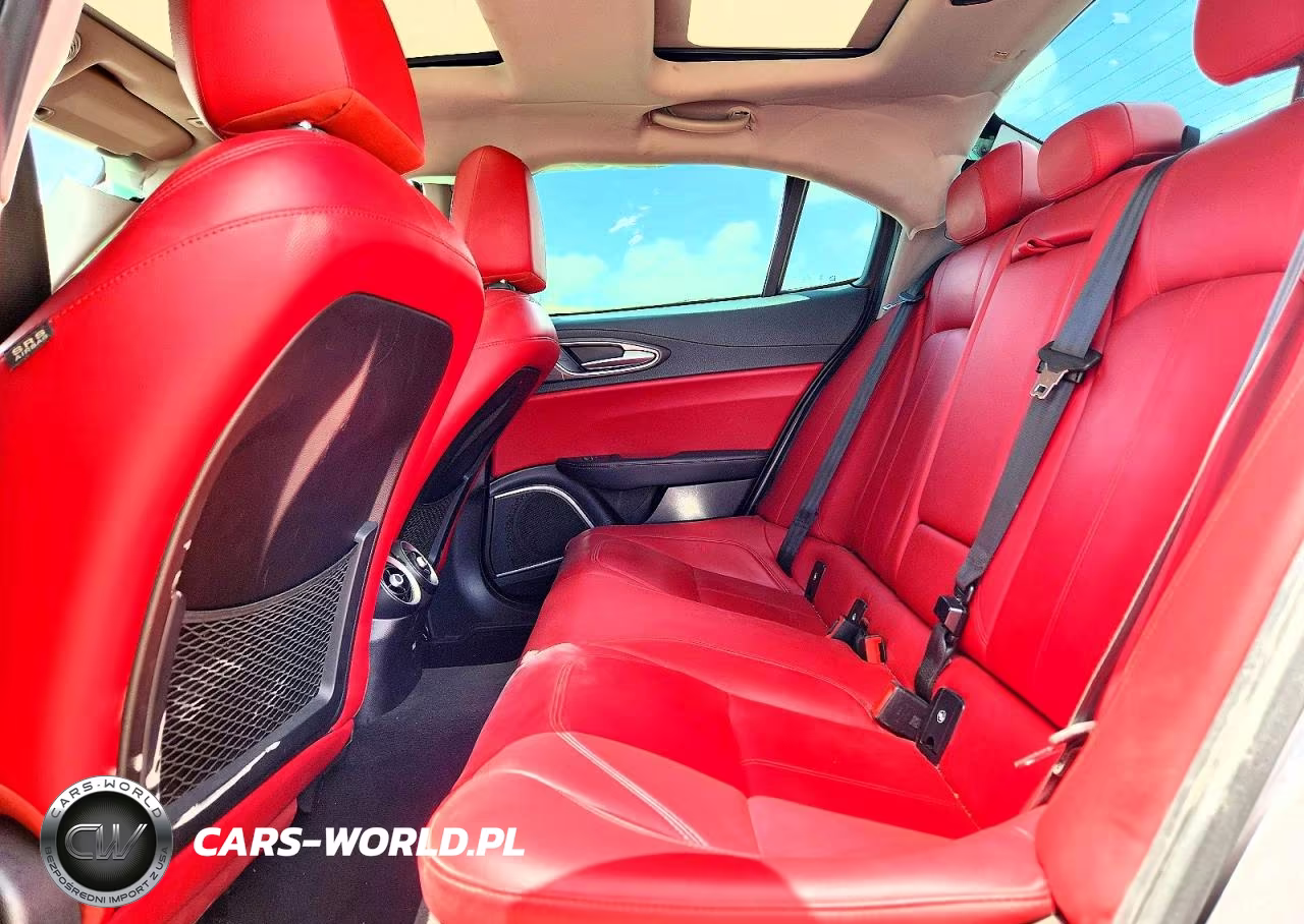 2020 Alfa Romeo Giulia Ti VIN:ZARFAMBN3L7626697 - 10