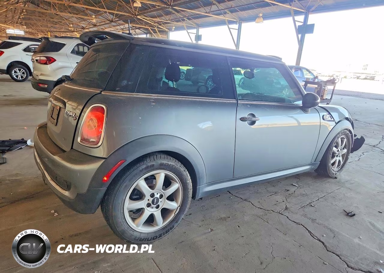 2008 Mini Cooper S VIN:WMWMF73528TT89358 - 3