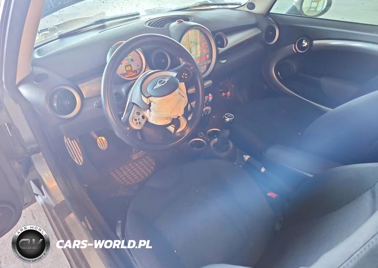 2008 Mini Cooper S VIN:WMWMF73528TT89358 - 8